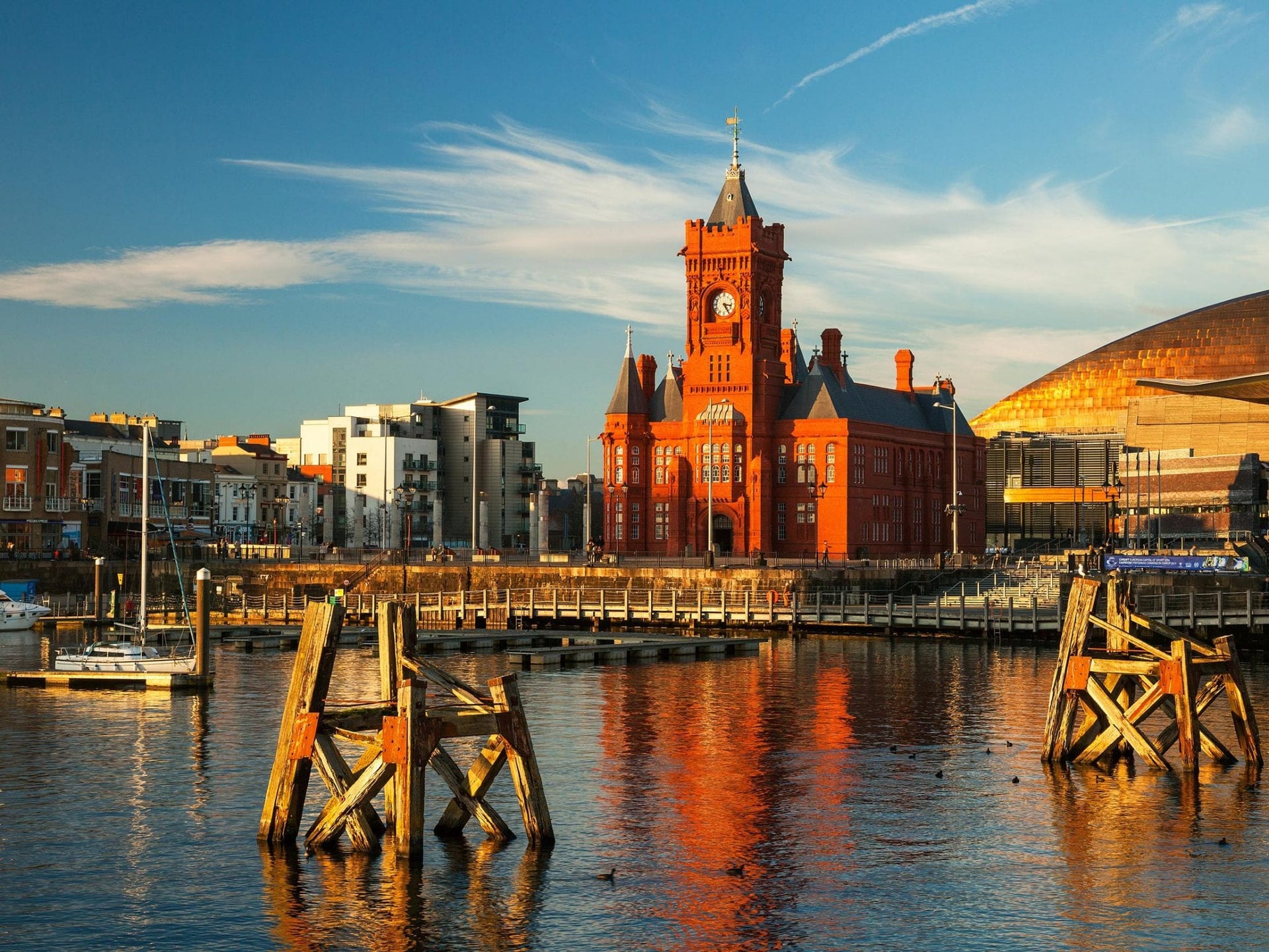 vape shop cardiff bay Explore Cardiff's Premier Headshop for Exceptional Smoking and Vaping –  HighNSupply